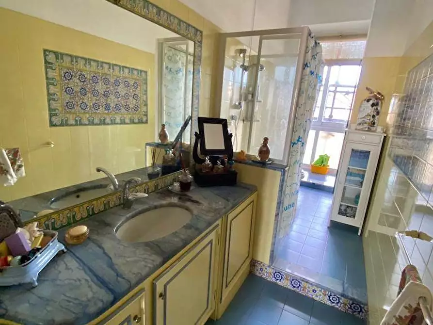 Immagine 32 di Appartamento in vendita  in p.zza marconi a Savona