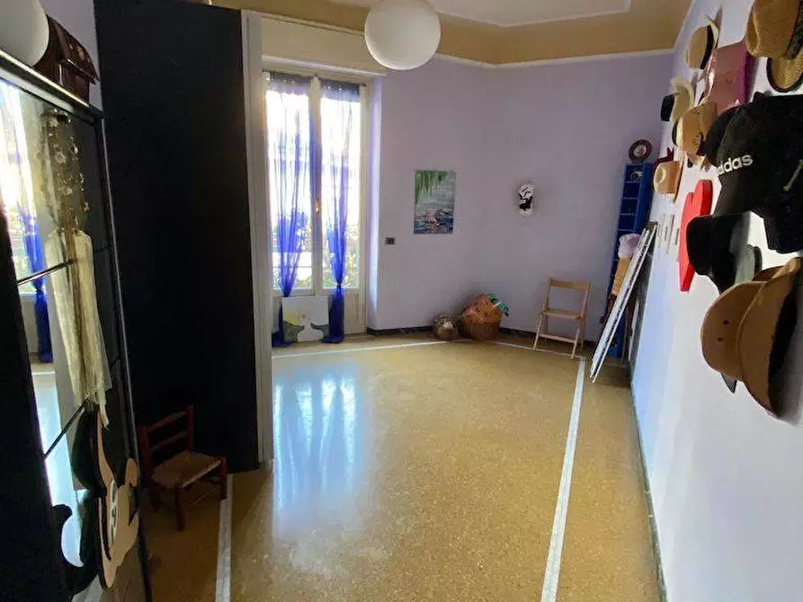 Immagine 36 di Appartamento in vendita  in p.zza marconi a Savona