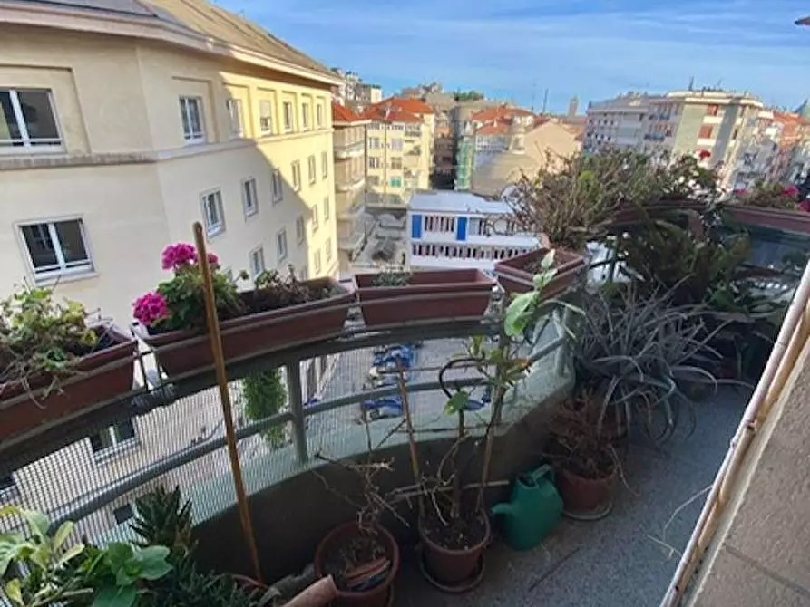 Immagine 37 di Appartamento in vendita  in p.zza marconi a Savona