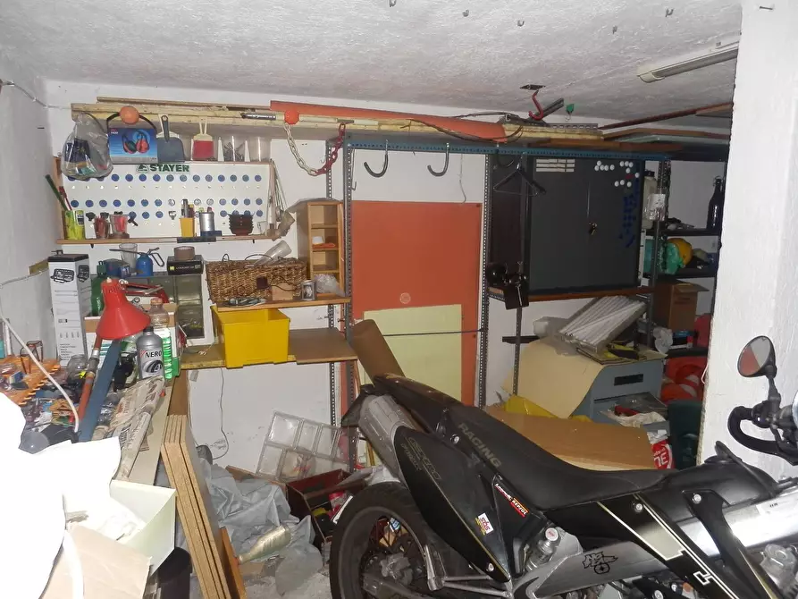 Immagine 2 di Magazzino in vendita  in via queirolo a Quiliano