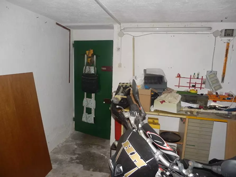 Immagine 3 di Magazzino in vendita  in via queirolo a Quiliano