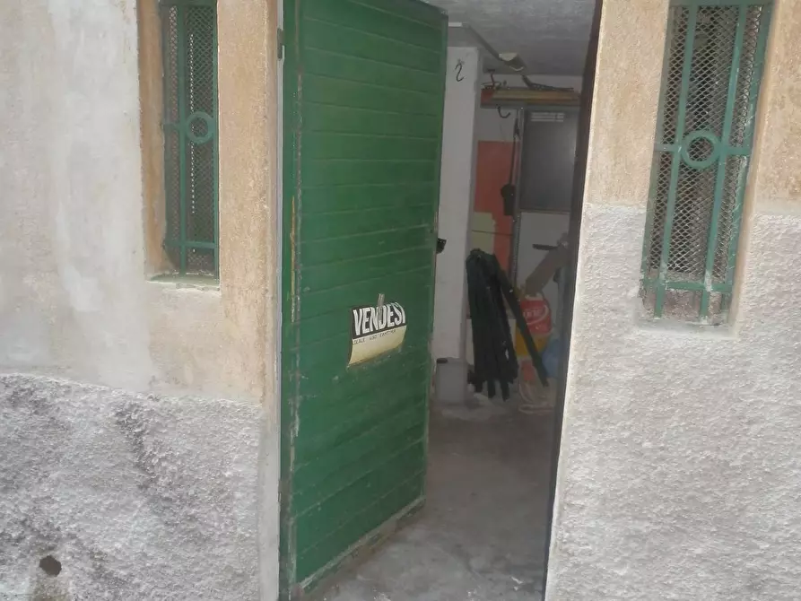 Immagine 4 di Magazzino in vendita  in via queirolo a Quiliano