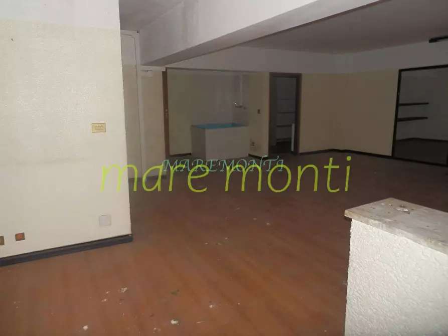 Immagine 3 di Negozio in vendita  in via delloratorio a Albissola Marina