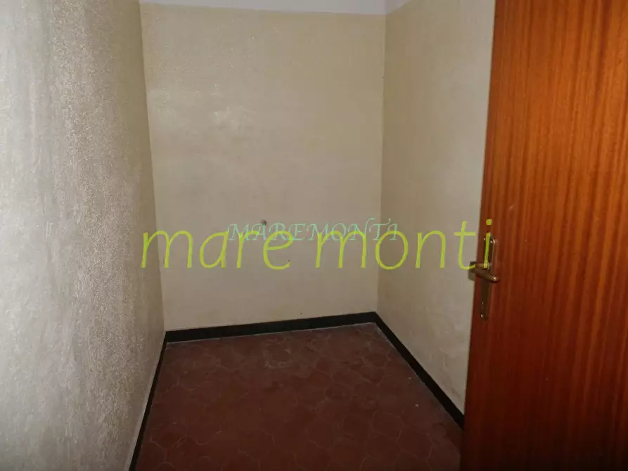 Immagine 5 di Negozio in vendita  in via delloratorio a Albissola Marina