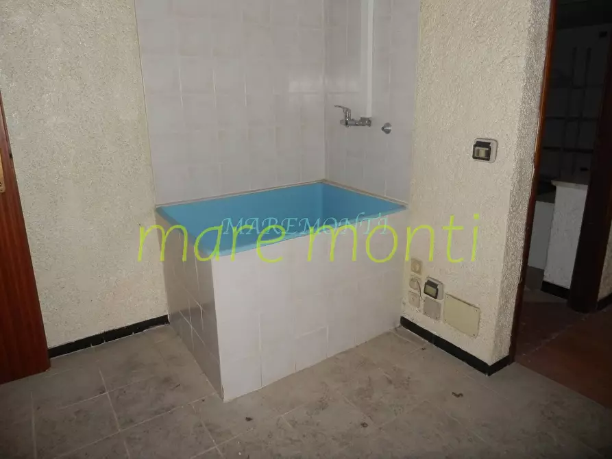 Immagine 6 di Negozio in vendita  in via delloratorio a Albissola Marina