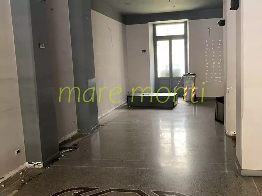 Immagine 1 di Negozio in affitto  in via sauro a Savona