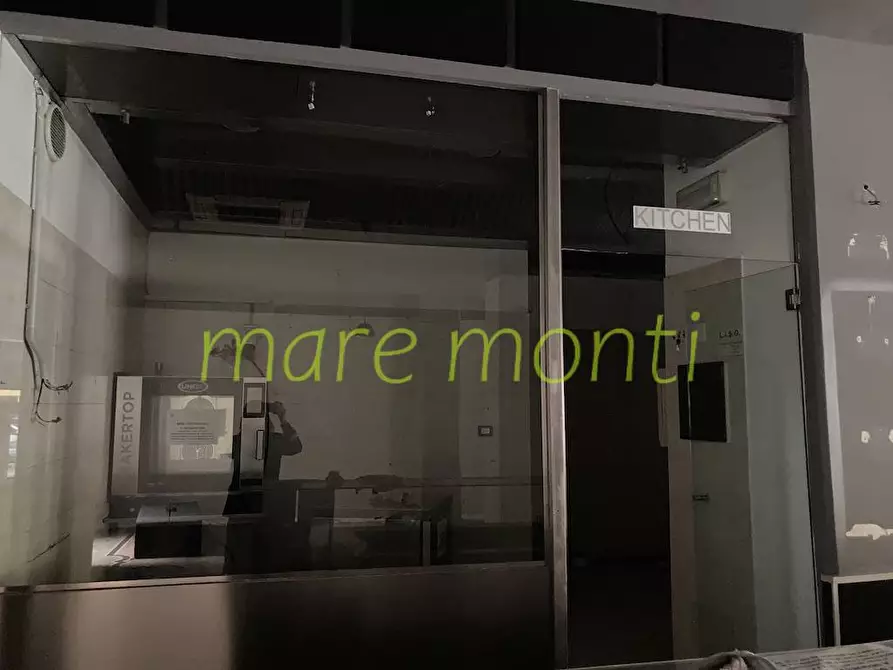 Immagine 5 di Negozio in affitto  in via sauro a Savona