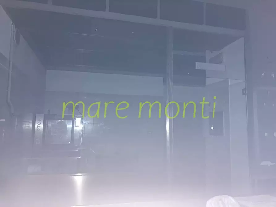 Immagine 7 di Negozio in affitto  in via sauro a Savona