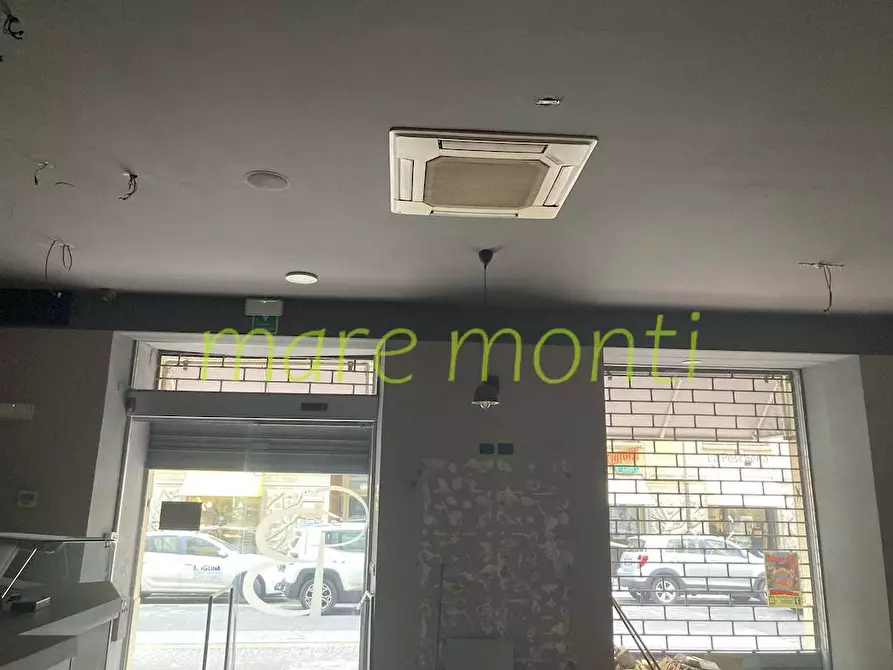 Immagine 14 di Negozio in affitto  in via sauro a Savona