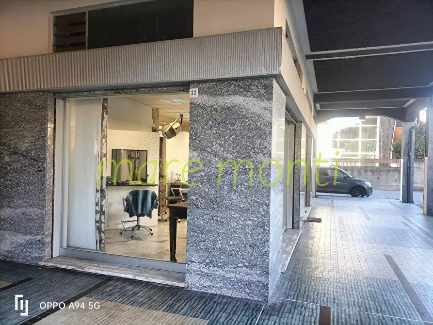 Immagine 1 di Negozio in vendita  in via delle trincee a Savona