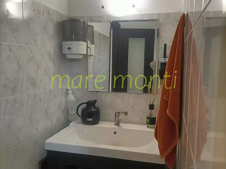 Immagine 6 di Negozio in vendita  in via delle trincee a Savona