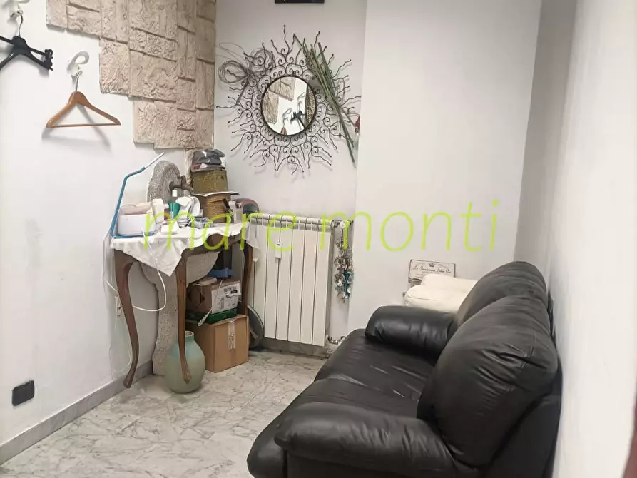 Immagine 8 di Negozio in vendita  in via delle trincee a Savona