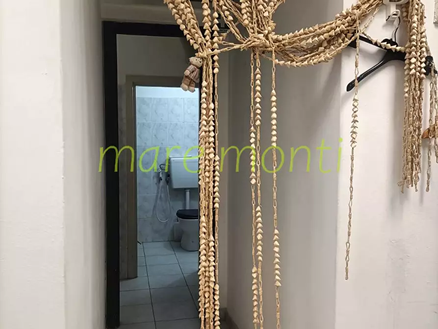 Immagine 9 di Negozio in vendita  in via delle trincee a Savona