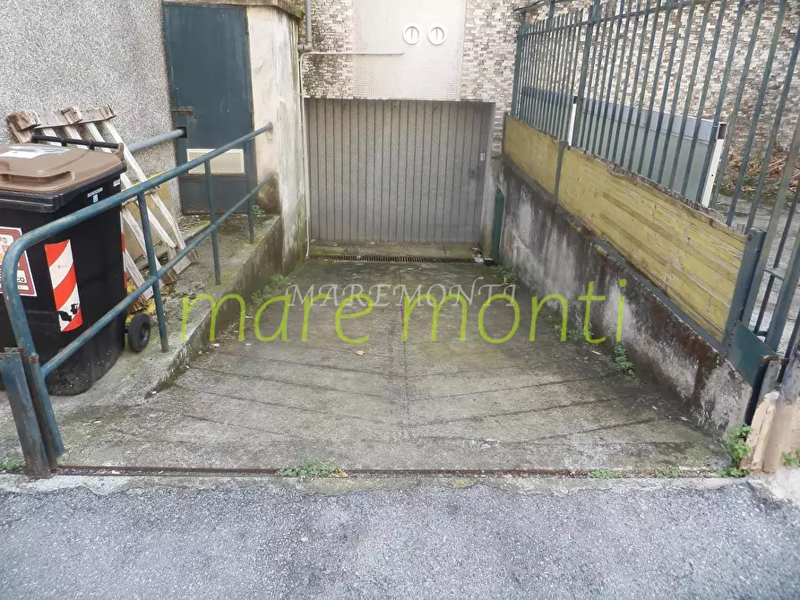 Immagine 2 di Box auto in vendita  in VIA ROSSINI 27 a Albissola Marina