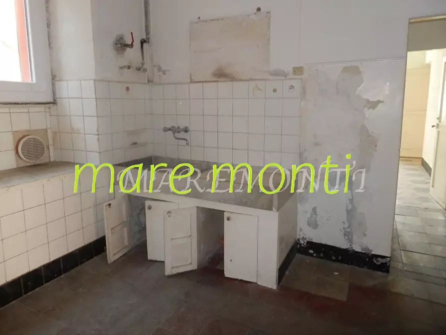 Immagine 3 di Appartamento in vendita  in via assareto 3 a Savona