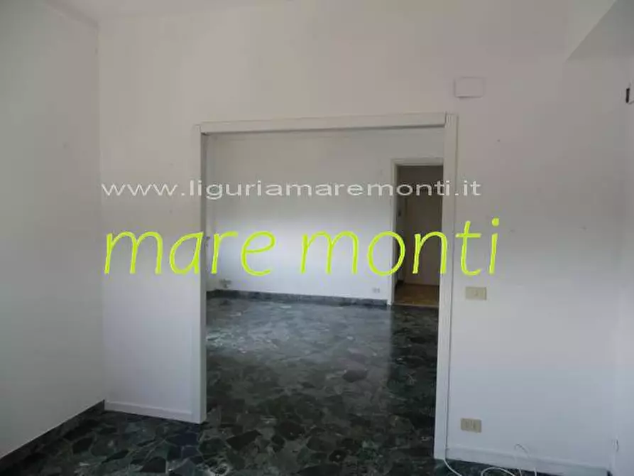 Immagine 2 di Appartamento in vendita  in via chiappino 18 a Savona