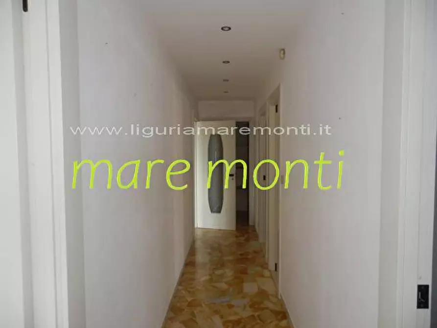 Immagine 3 di Appartamento in vendita  in via chiappino 18 a Savona