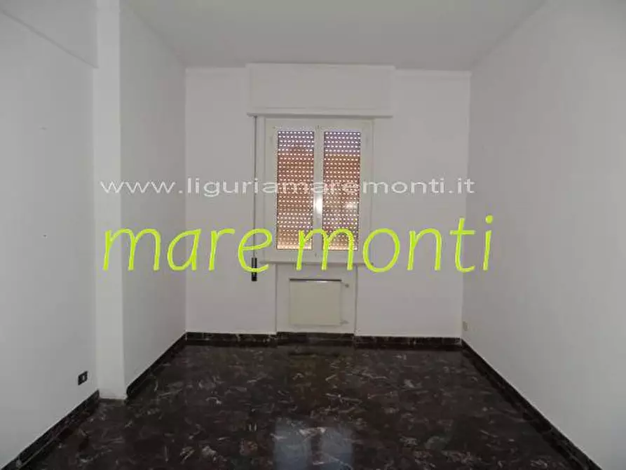 Immagine 5 di Appartamento in vendita  in via chiappino 18 a Savona