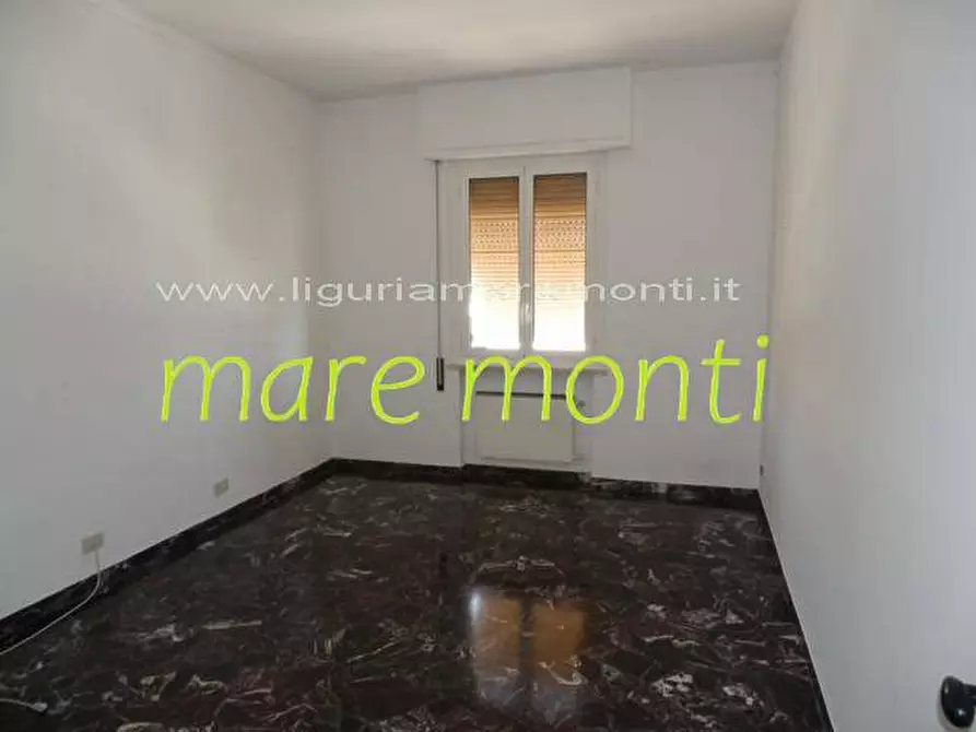 Immagine 7 di Appartamento in vendita  in via chiappino 18 a Savona