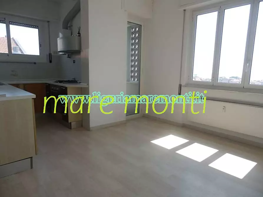 Immagine 13 di Appartamento in vendita  in via chiappino 18 a Savona