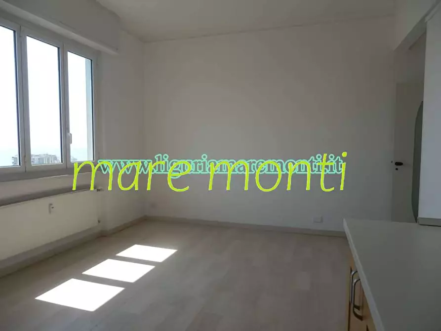 Immagine 17 di Appartamento in vendita  in via chiappino 18 a Savona