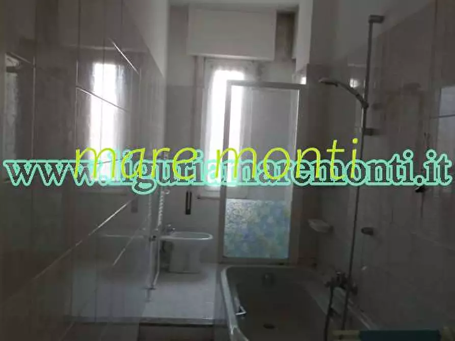 Immagine 19 di Appartamento in vendita  in via chiappino 18 a Savona