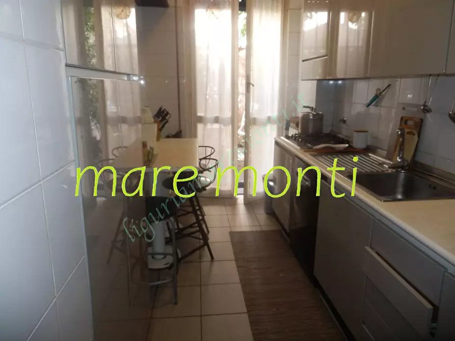 Immagine 10 di Appartamento in vendita  in via la rusca 25 a Savona