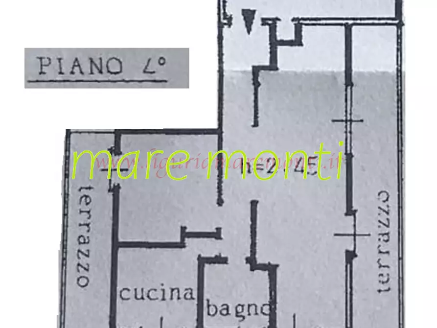 Immagine 29 di Appartamento in vendita  in via dei cassari a Savona