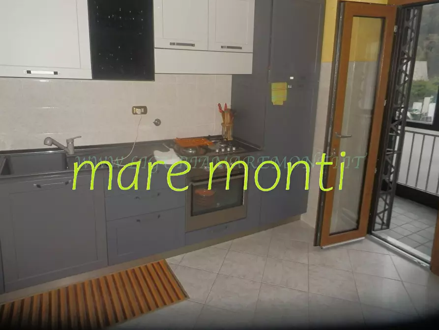 Immagine 2 di Appartamento in vendita  in via santuario a Savona