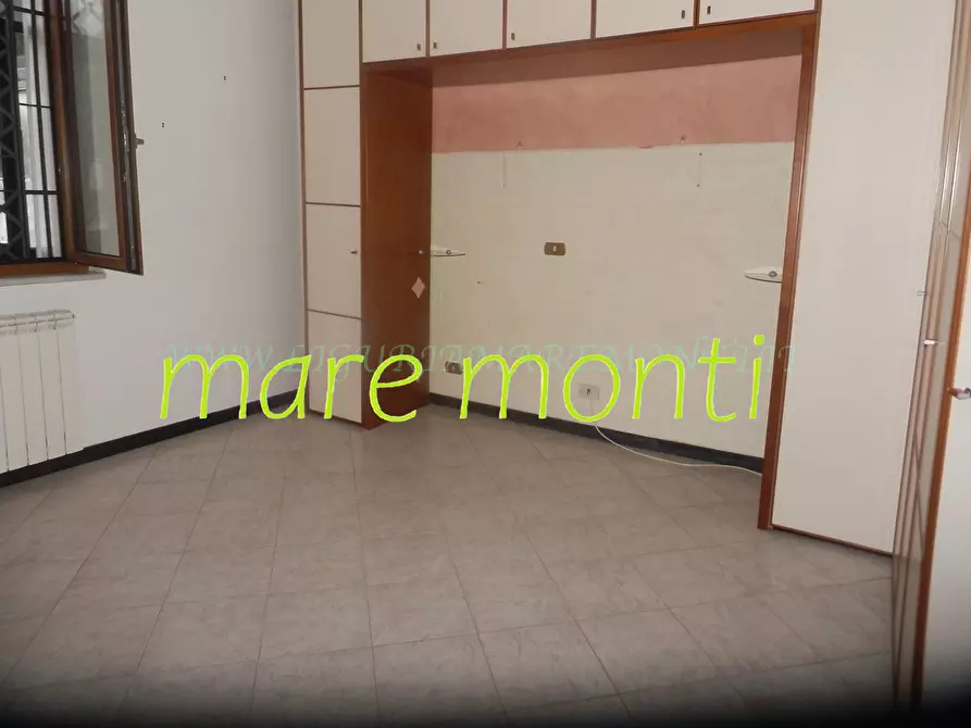 Immagine 3 di Appartamento in vendita  in via santuario a Savona