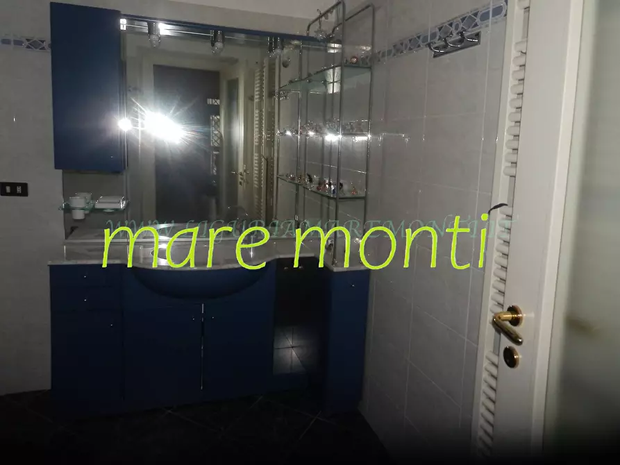 Immagine 10 di Appartamento in vendita  in via santuario a Savona