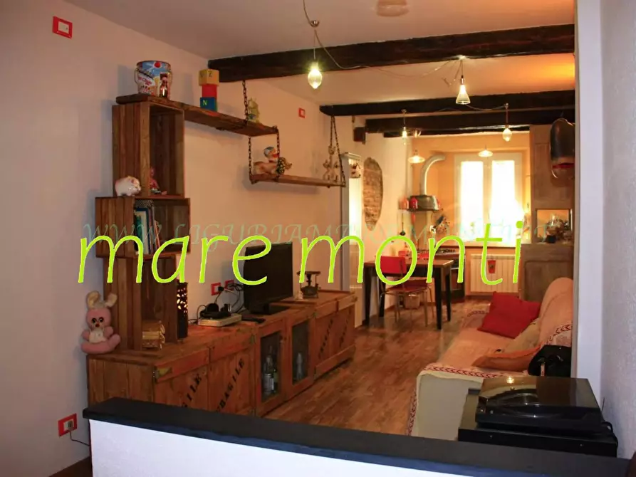 Immagine 3 di Appartamento in vendita  in via untoria a Savona