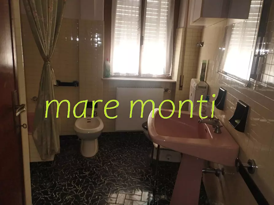 Immagine 21 di Appartamento in vendita  in via de mari a Savona