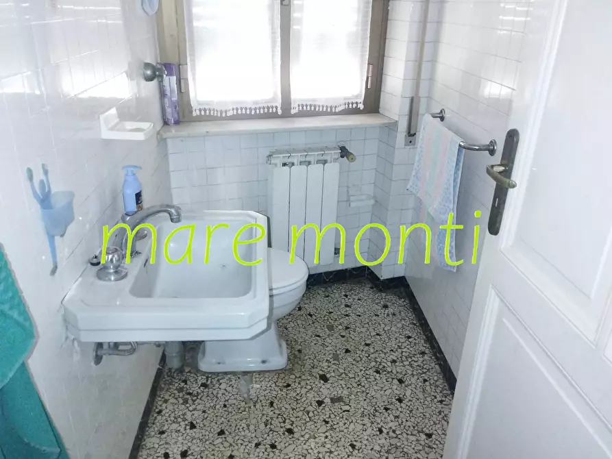 Immagine 14 di Appartamento in vendita  in via de mari a Savona