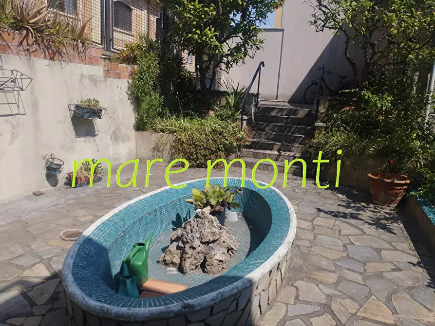 Immagine 25 di Appartamento in vendita  in via de mari a Savona