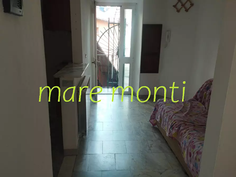 Immagine 1 di Appartamento in vendita  in via repusseno a Savona