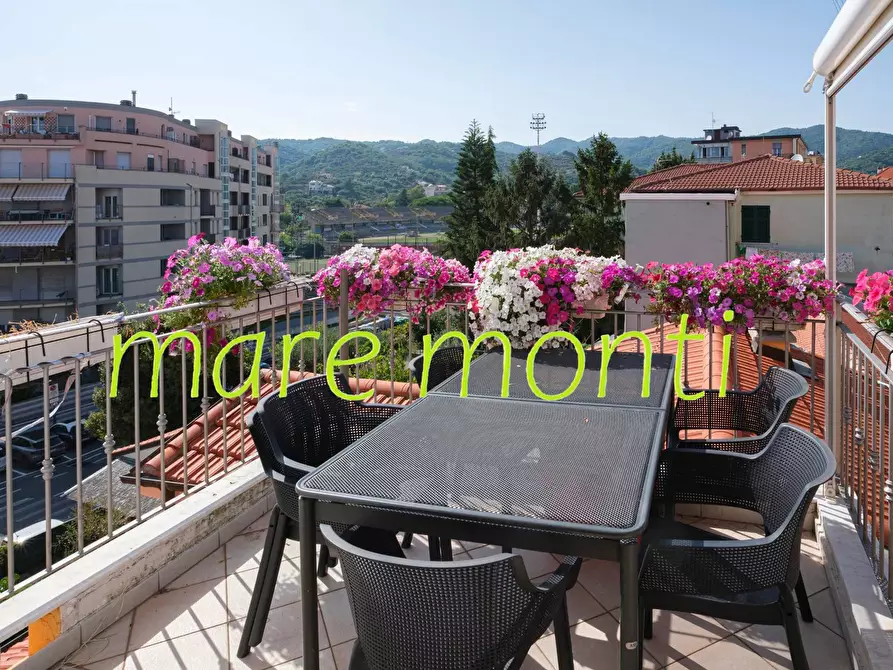 Immagine 9 di Appartamento in vendita  in via cadorna a Savona