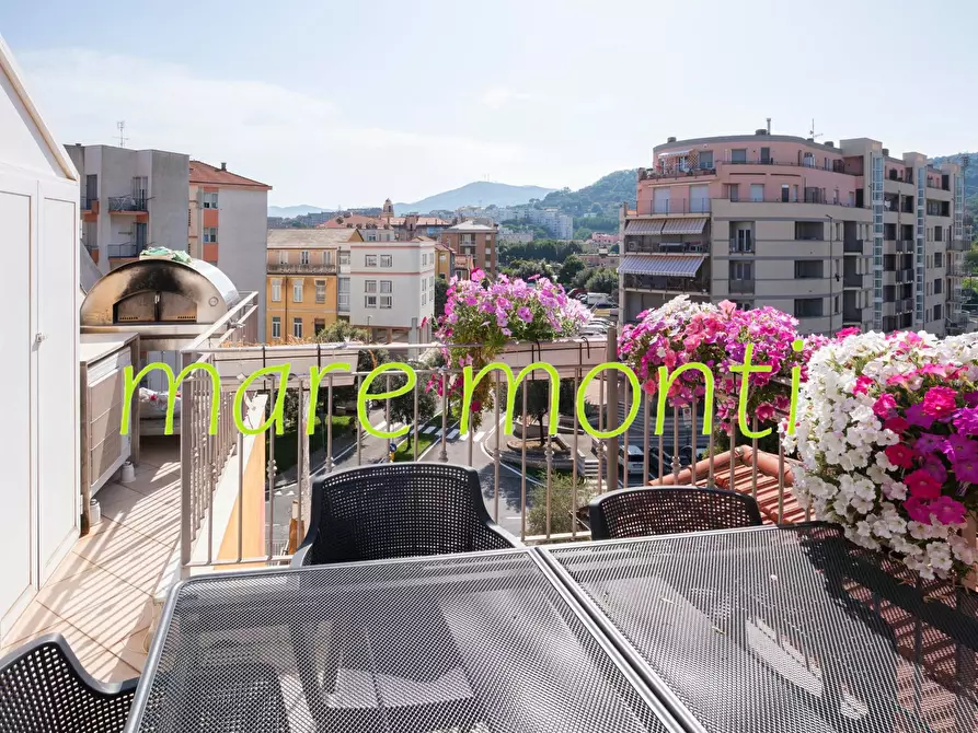 Immagine 13 di Appartamento in vendita  in via cadorna a Savona