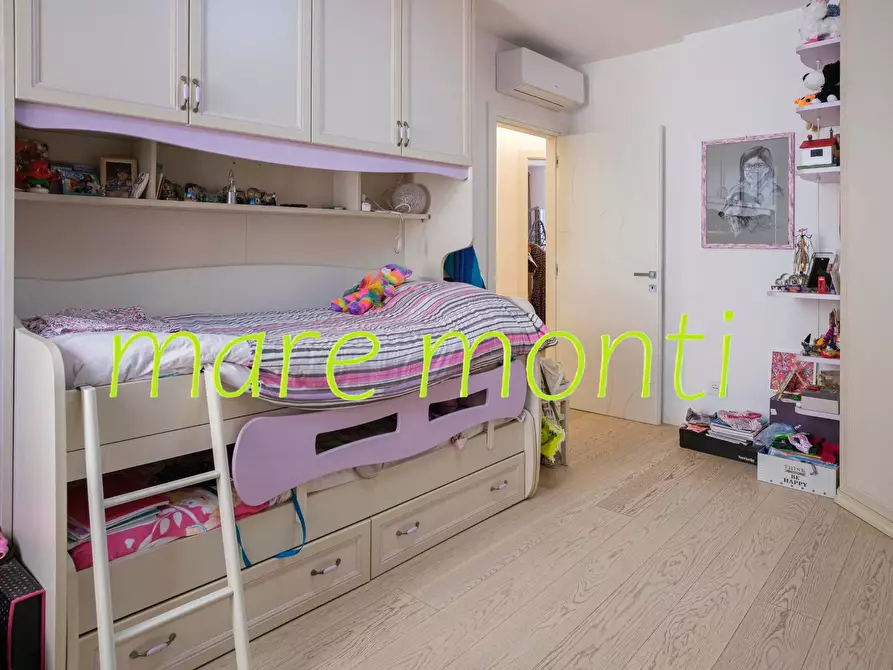 Immagine 41 di Appartamento in vendita  in via cadorna a Savona