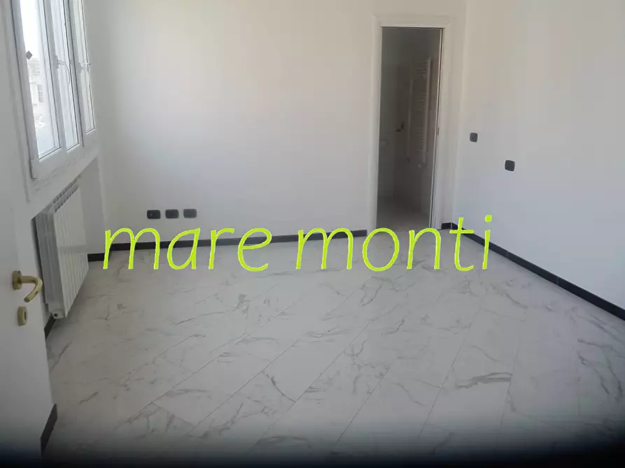 Immagine 3 di Appartamento in vendita  in via nizza 44 a Savona