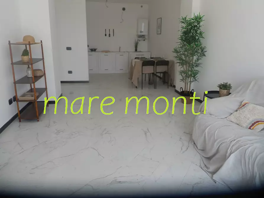 Immagine 22 di Appartamento in vendita  in via nizza 44 a Savona