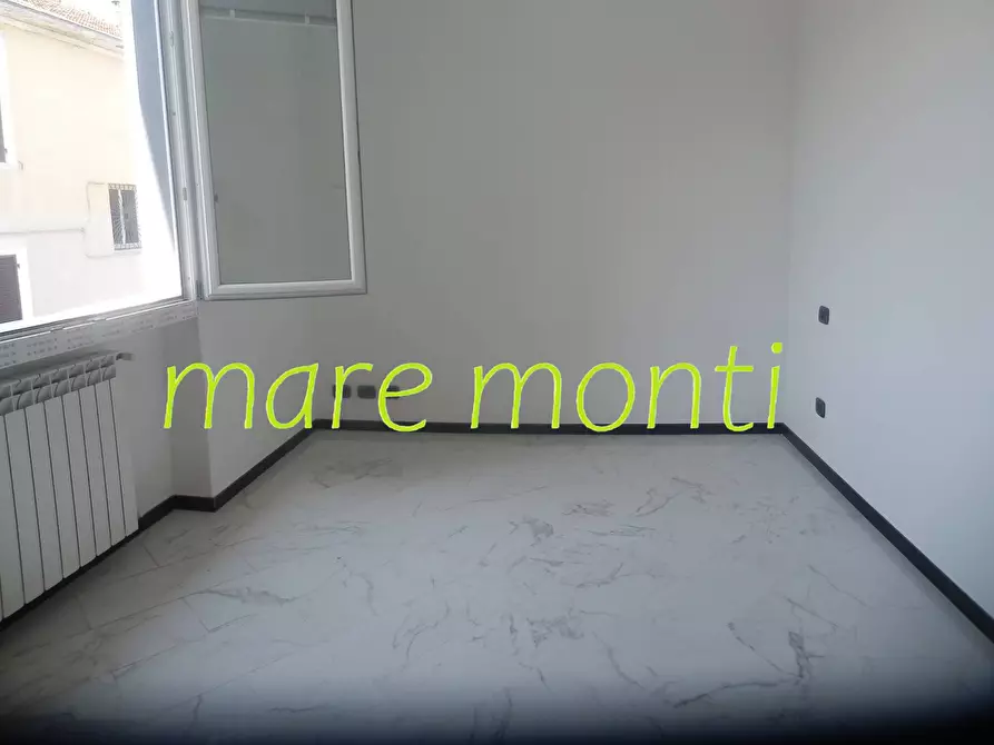 Immagine 32 di Appartamento in vendita  in via nizza 44 a Savona