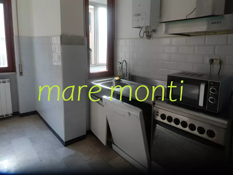 Immagine 27 di Appartamento in vendita  in via de mari 7A a Savona