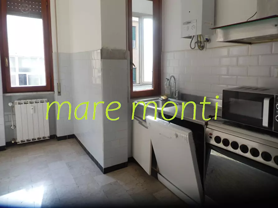 Immagine 42 di Appartamento in vendita  in via de mari 7A a Savona