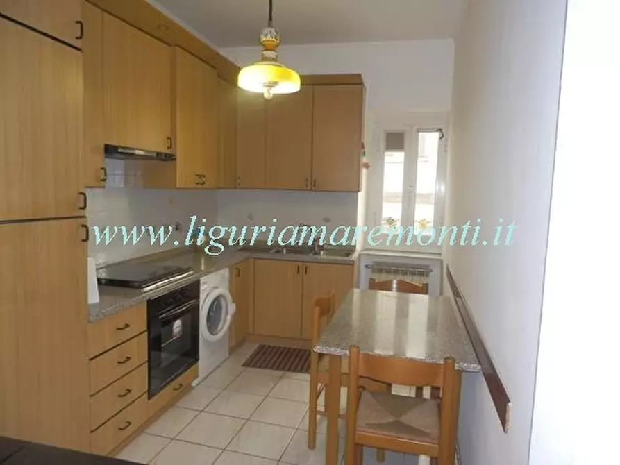 Immagine 1 di Appartamento in vendita  in vico crema a Savona