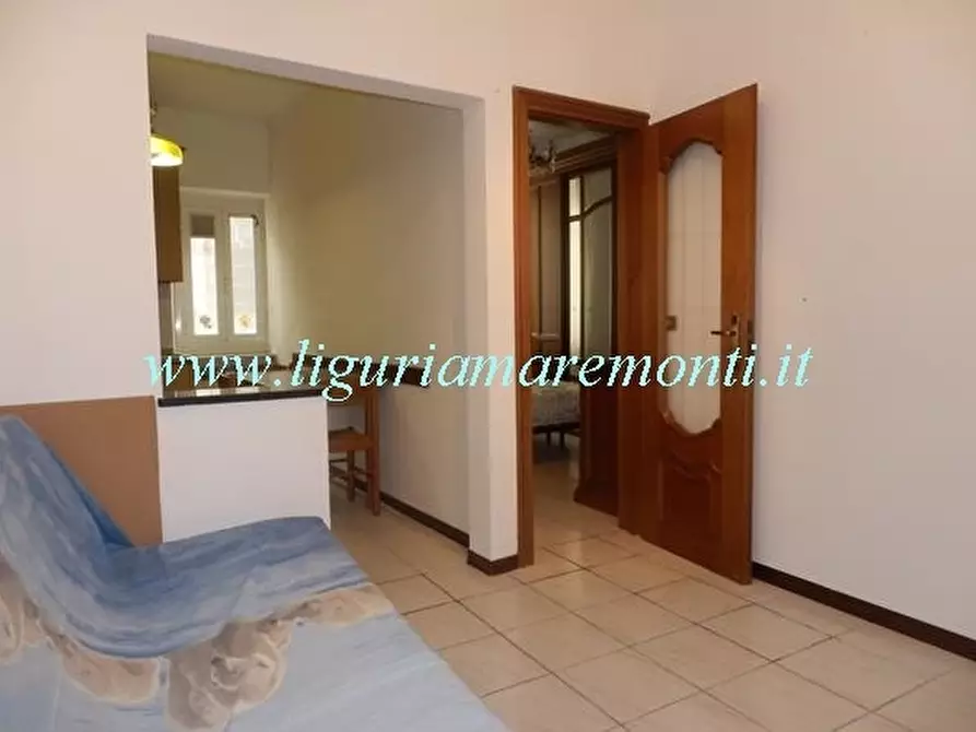 Immagine 2 di Appartamento in vendita  in vico crema a Savona