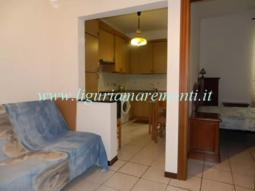 Immagine 3 di Appartamento in vendita  in vico crema a Savona