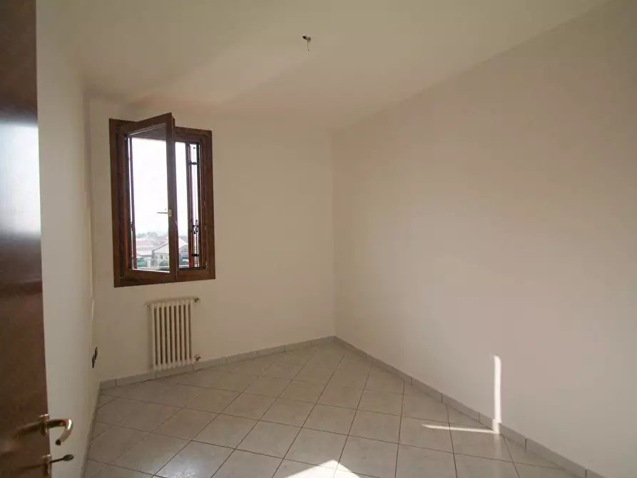 Immagine 5 di Appartamento in vendita  in Via Mazzini 96 a Bergantino