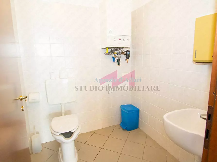 Immagine 9 di Ufficio in affitto  in Via Mazzini 96 a Bergantino