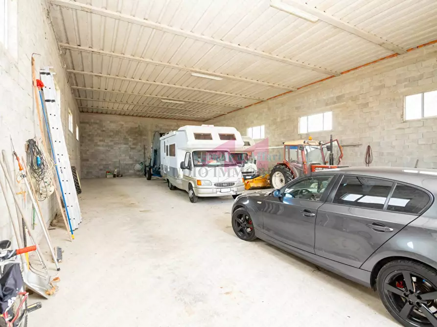 Immagine 2 di Magazzino in vendita  in via Calto a Calto